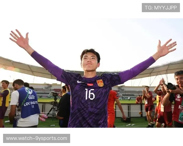 豪门对决引爆联赛焦点战新星绝杀改写争冠格局球迷热议未来走势分 豪门对决引爆联赛焦点战新星绝杀改写争冠格局球迷热议未来走势分