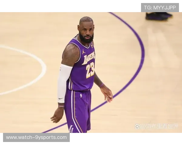 NBA最新战报:詹姆斯复出助湖人逆转勇士库里伤退影响比赛走势 NBA最新战报:詹姆斯复出助湖人逆转勇士库里伤退影响比赛走势