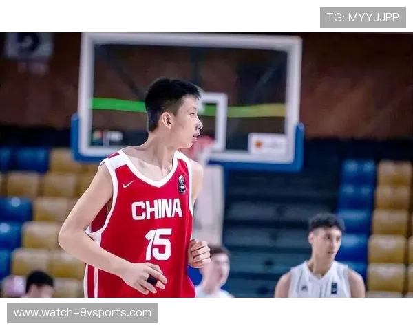 中国男篮成功晋级世界杯八强 关键时刻全员奋力拼搏展现团队精神