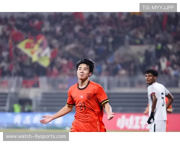 中国足球队备战亚洲杯 新帅张指导首度亮相 全力冲击冠军荣耀